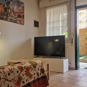 Fiorilli House - Fair District - Gratis Private Parking Apartment Bologna